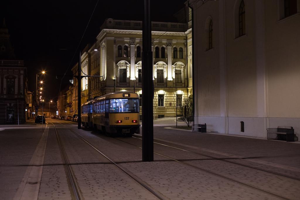 Downtown Studio Oradea Eksteriør billede