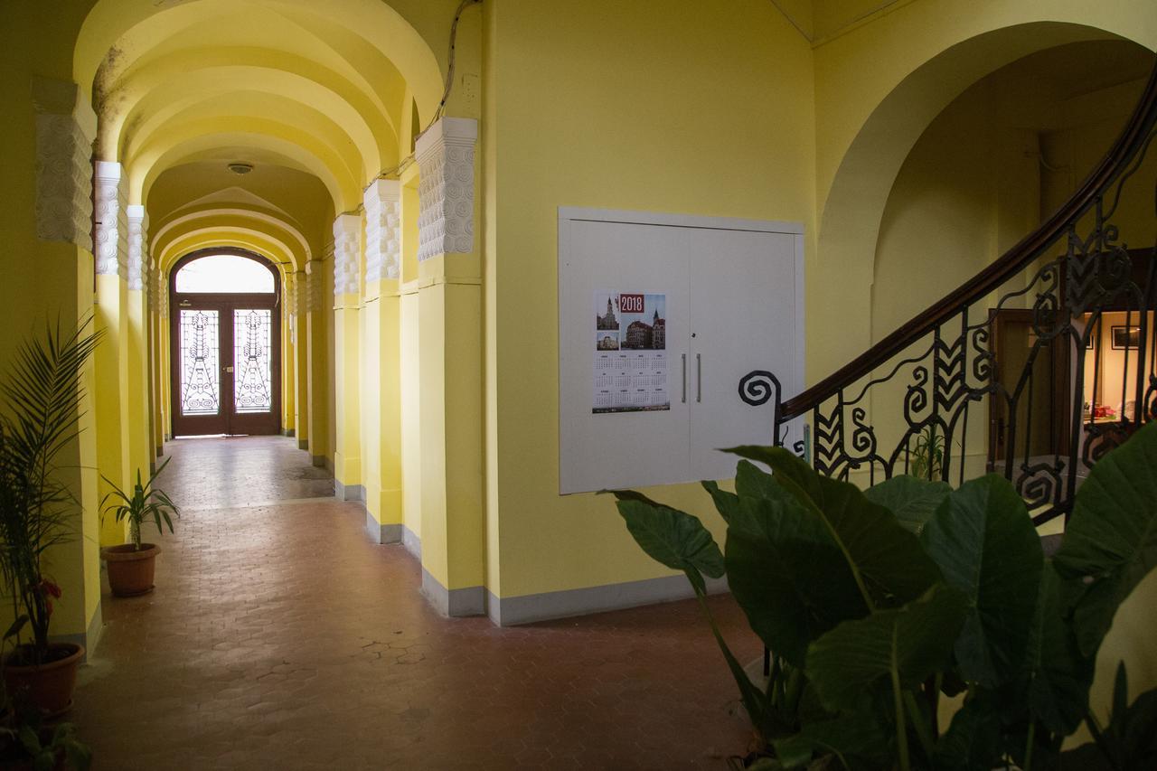 Downtown Studio Oradea Eksteriør billede